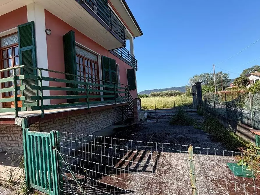 Immagine 5 di Appartamento in vendita  a Castelnuovo Magra