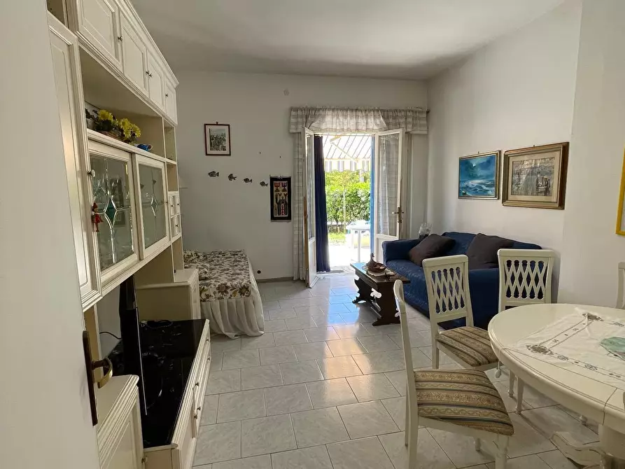 Immagine 4 di Appartamento in affitto  a Camaiore