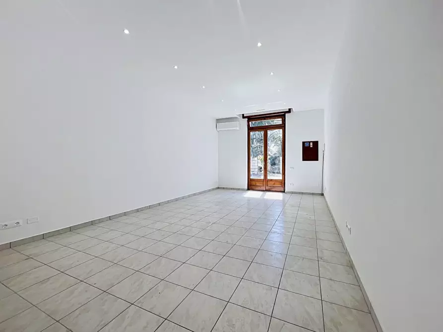 Immagine 17 di Locale commerciale in vendita  a Pisa