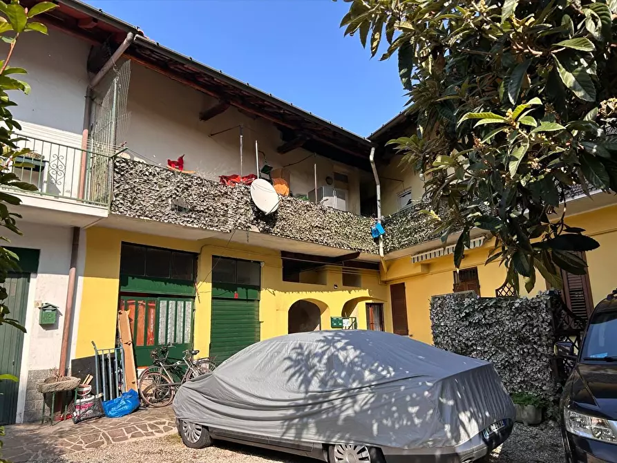 Immagine 1 di Casa indipendente in vendita  a Somma Lombardo
