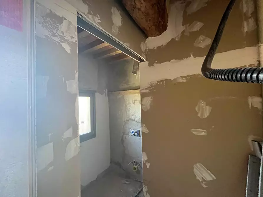 Immagine 12 di Rustico / casale in vendita  a Terricciola