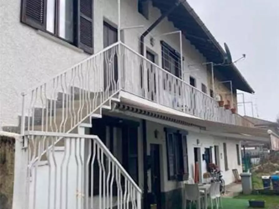 Immagine 3 di Porzione di casa in vendita  a Oggiona Con Santo Stefano