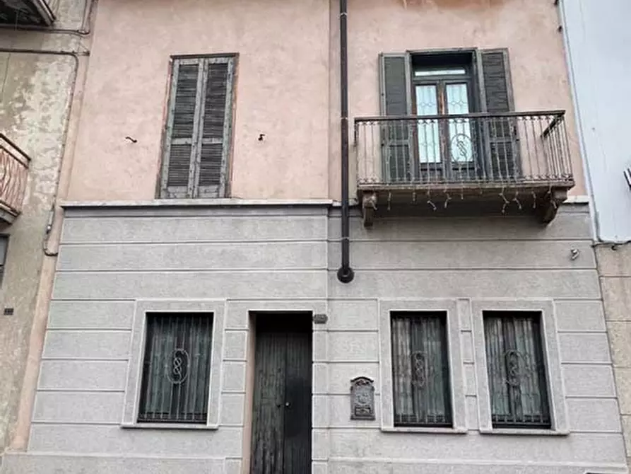 Immagine 1 di Porzione di casa in vendita  a Cislago