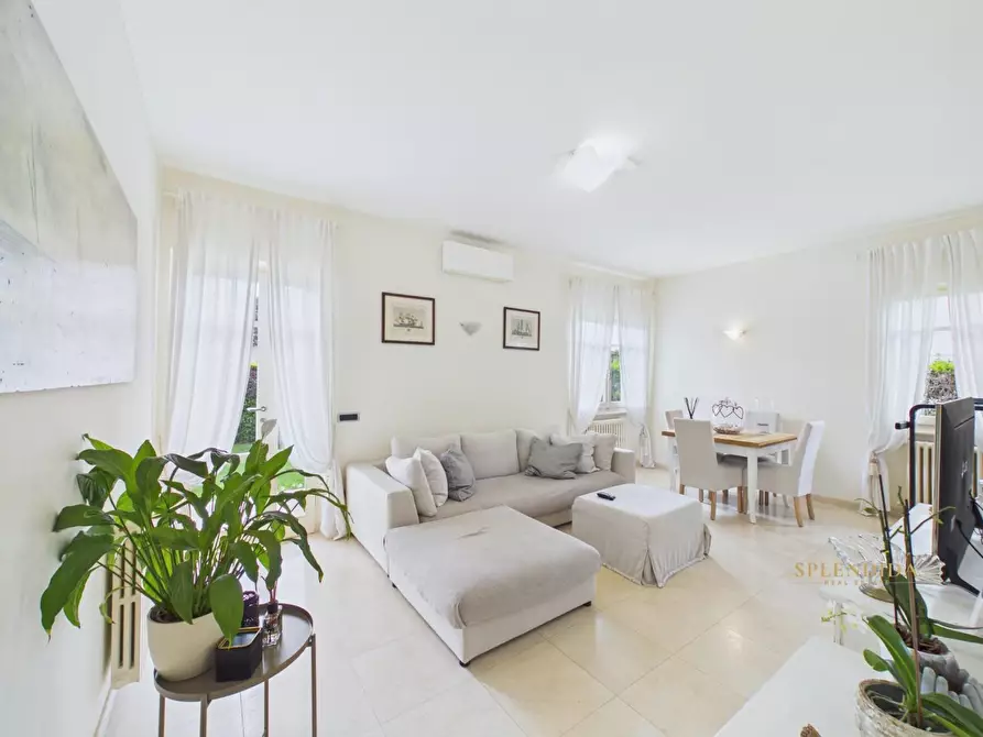 Immagine 2 di Villa in affitto  a Forte Dei Marmi