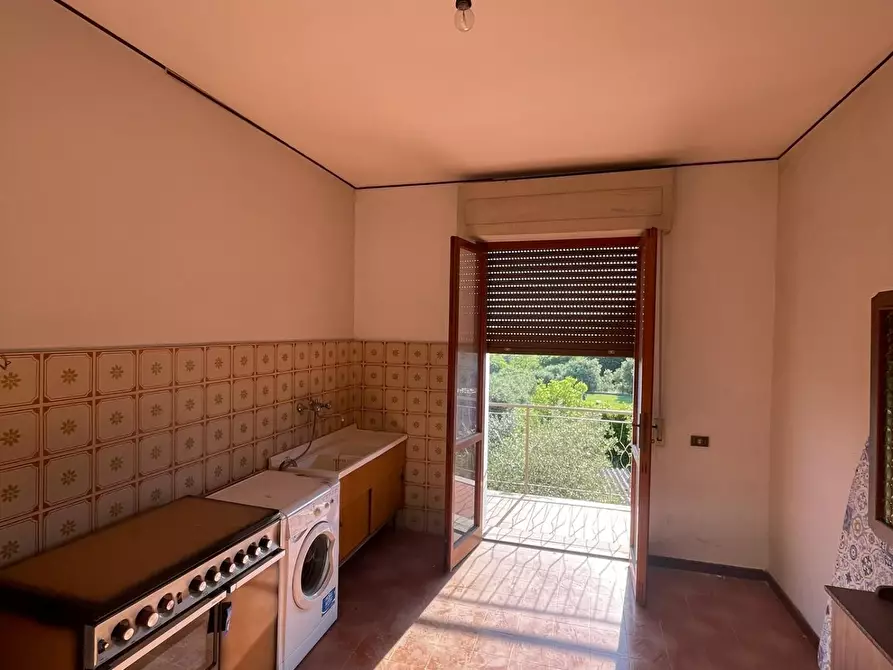 Immagine 4 di Casa indipendente in vendita  a Santa Maria A Monte