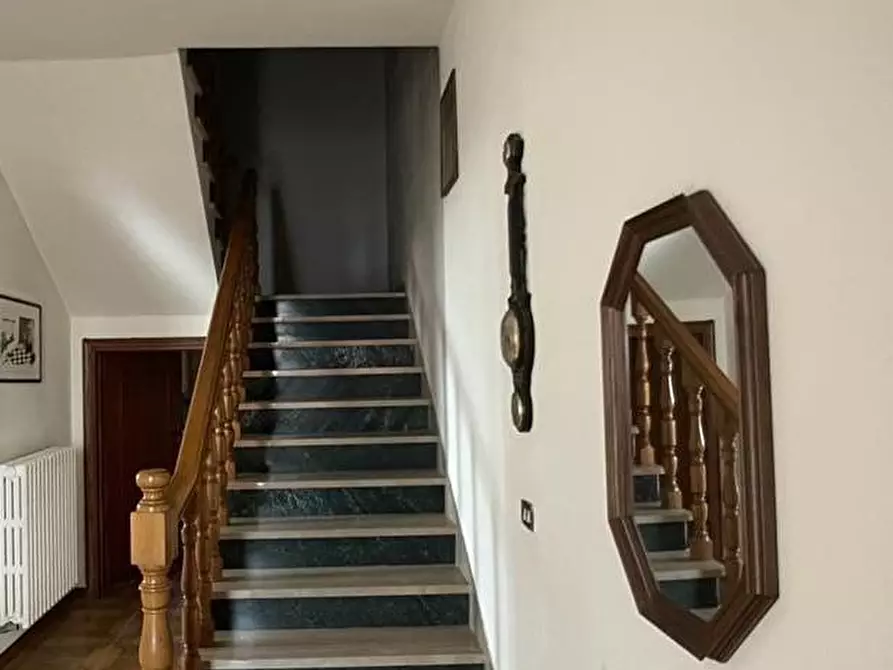 Immagine 3 di Casa indipendente in vendita  a Santa Maria A Monte