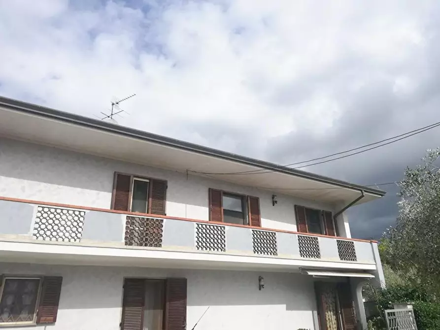 Immagine 2 di Casa indipendente in vendita  a Pietrasanta