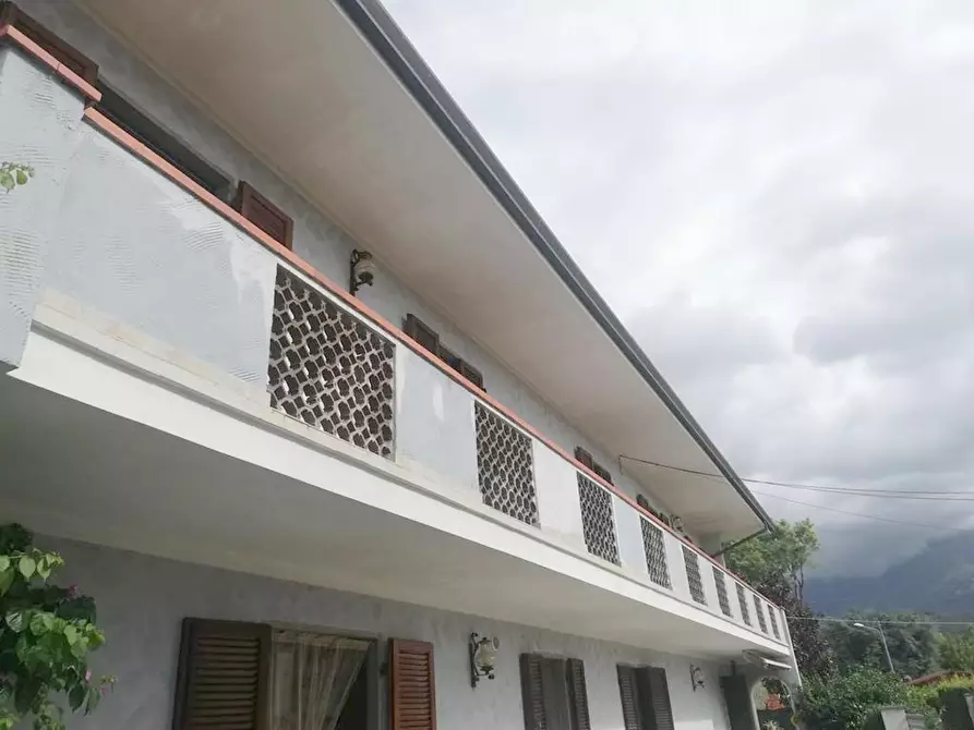 Immagine 3 di Casa indipendente in vendita  a Pietrasanta