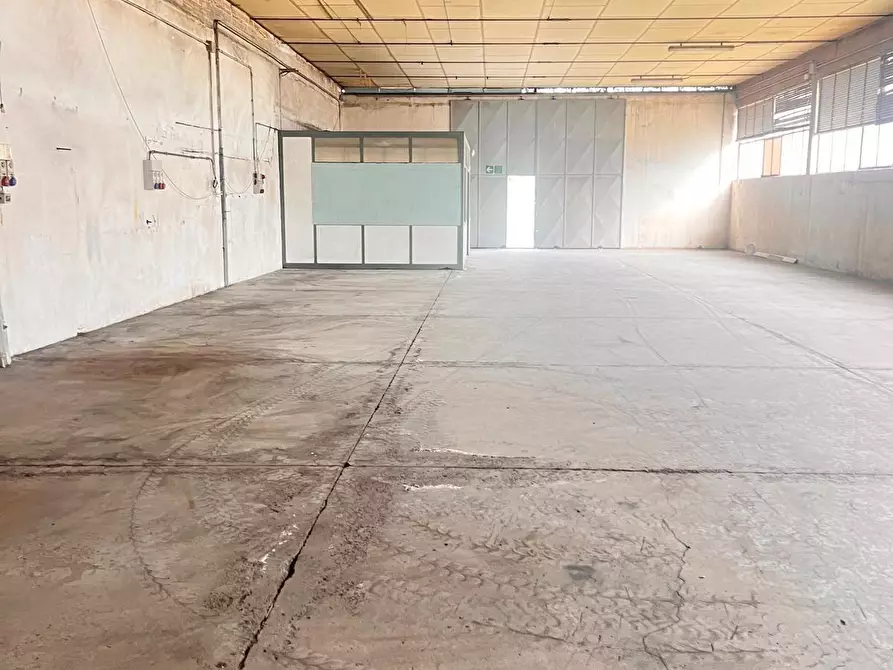 Immagine 3 di Attività artigianale in vendita  a Colle Di Val D'elsa