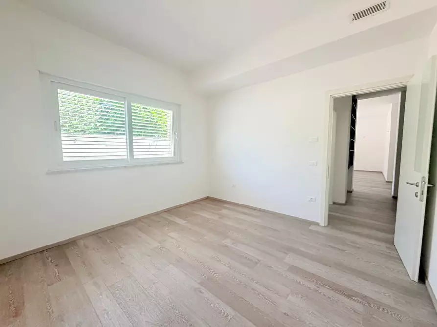 Immagine 9 di Appartamento in vendita  a Massa