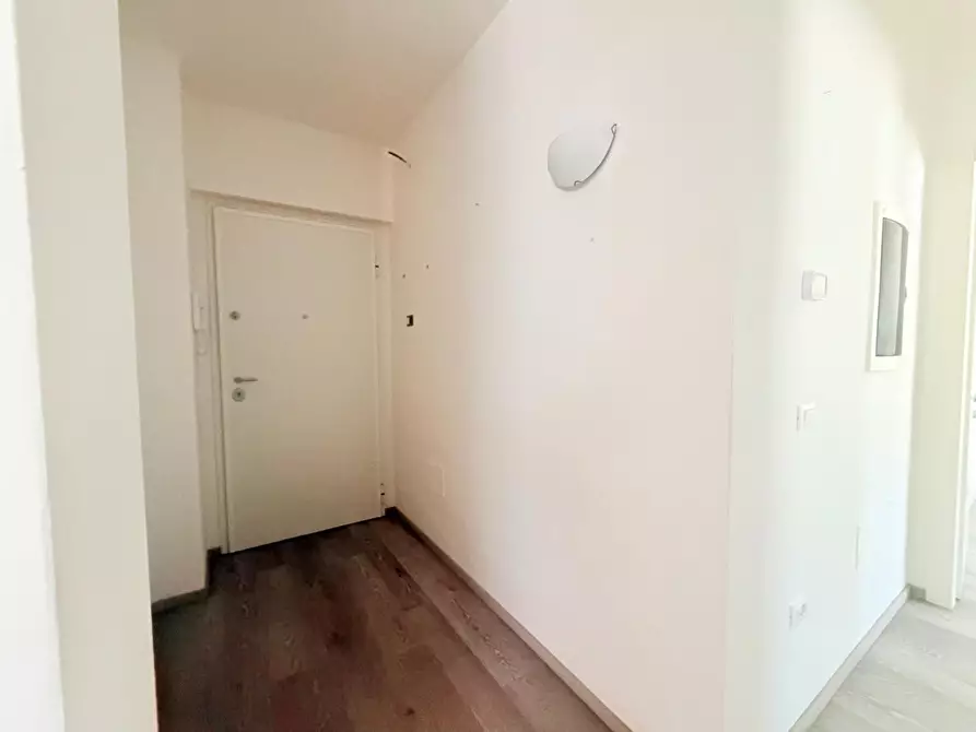 Immagine 4 di Appartamento in vendita  a Massa