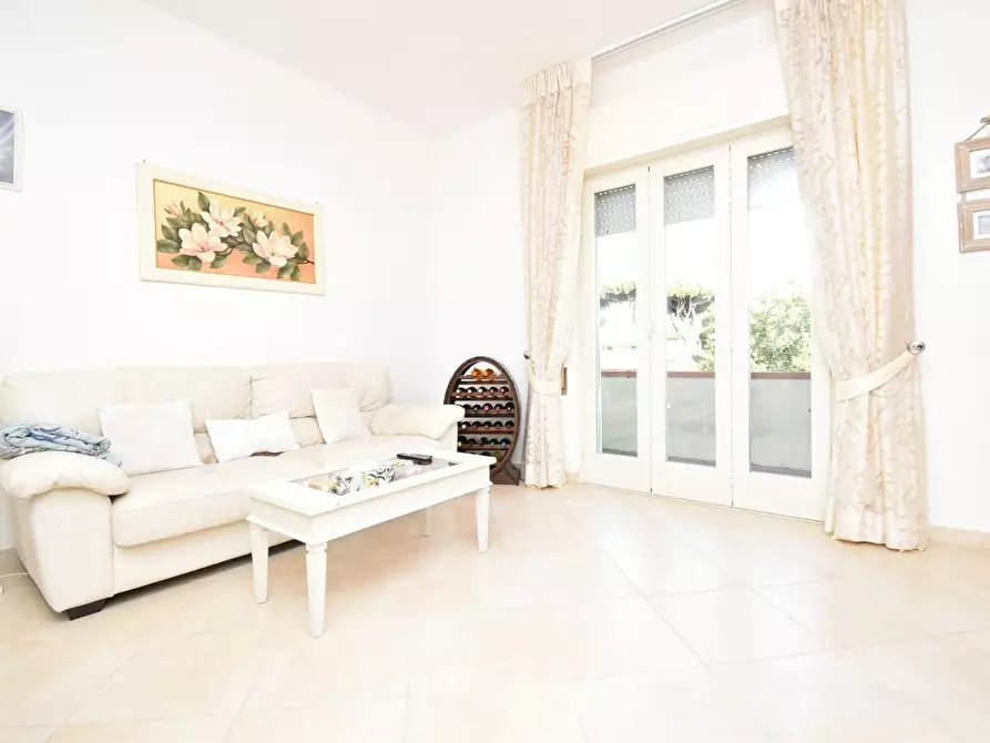 Immagine 2 di Appartamento in vendita  a Camaiore