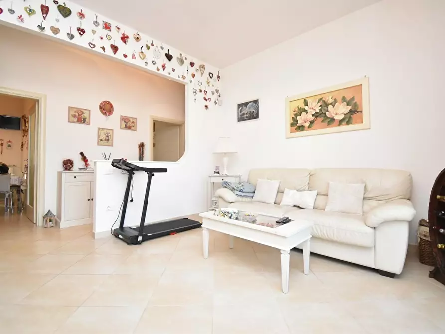 Immagine 1 di Appartamento in vendita  a Camaiore