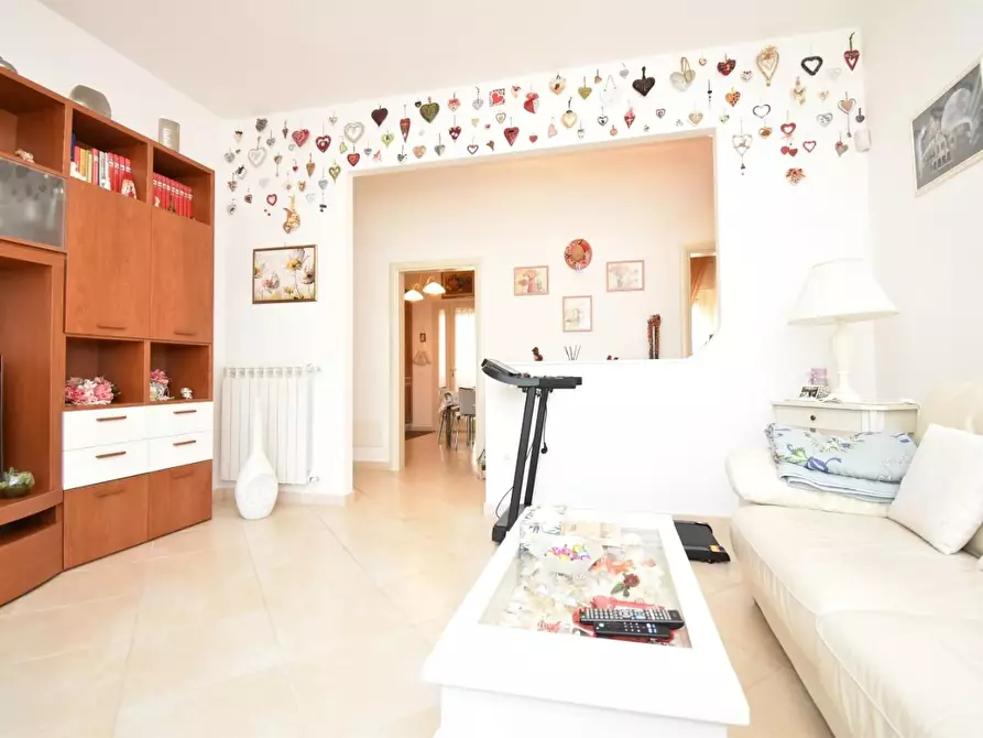 Immagine 4 di Appartamento in vendita  a Camaiore