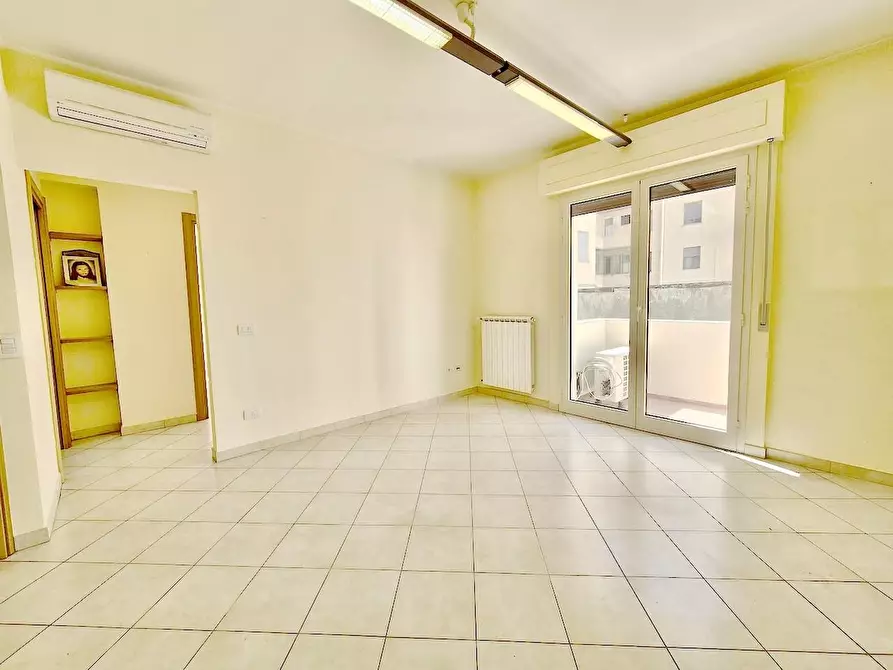 Immagine 11 di Appartamento in vendita  a Pisa