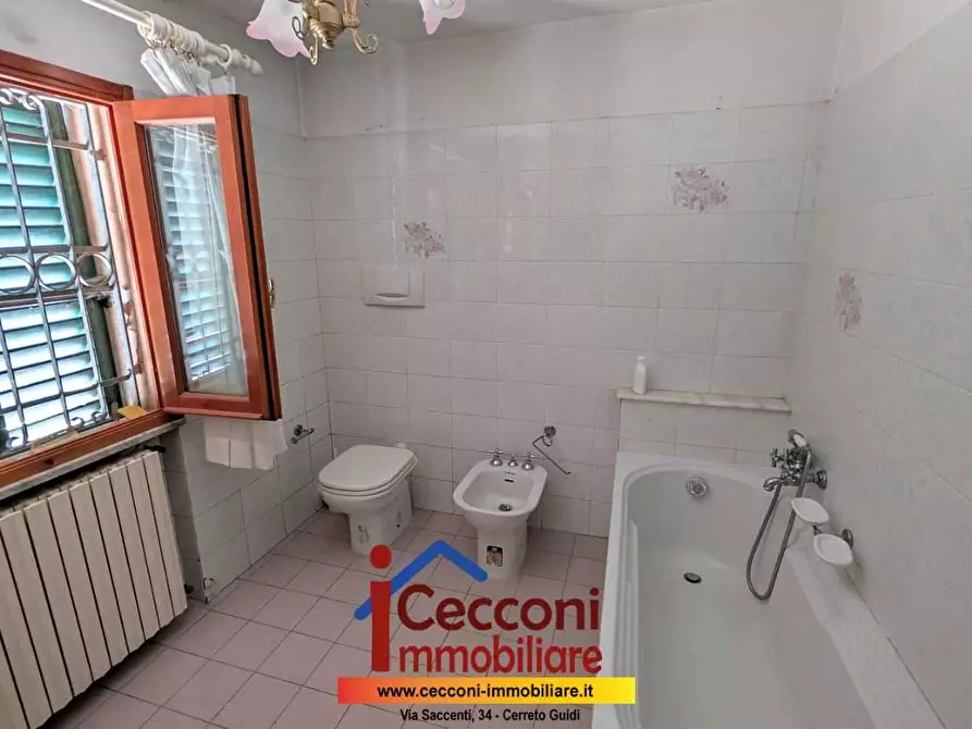 Immagine 10 di Casa indipendente in vendita  a Larciano