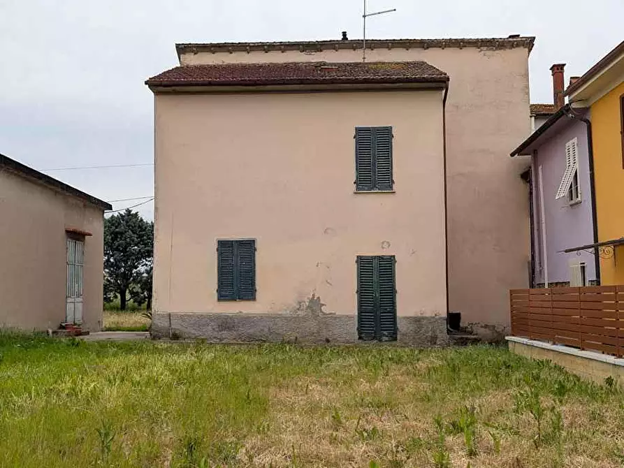 Immagine 1 di Casa indipendente in vendita  a Larciano