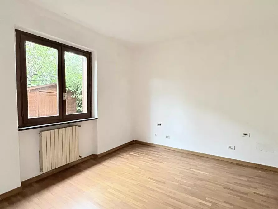 Immagine 10 di Appartamento in vendita  a Lucca