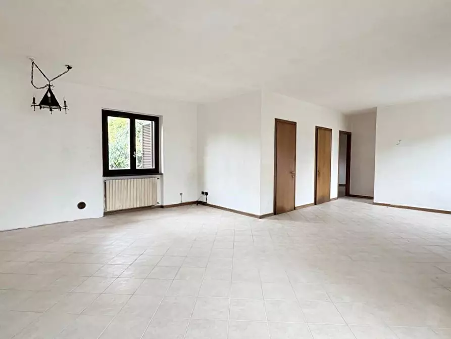 Immagine 7 di Appartamento in vendita  a Lucca