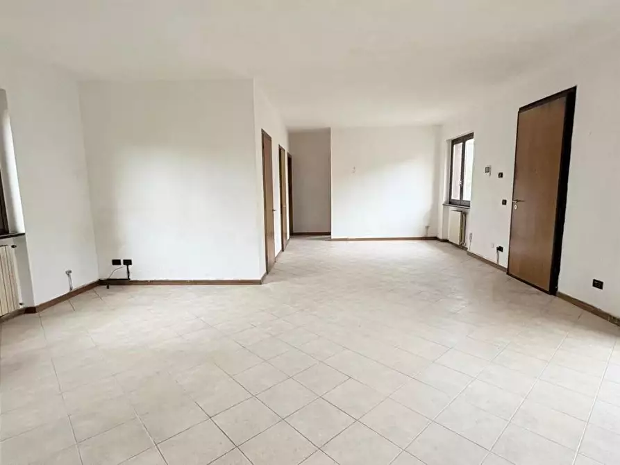 Immagine 4 di Appartamento in vendita  a Lucca