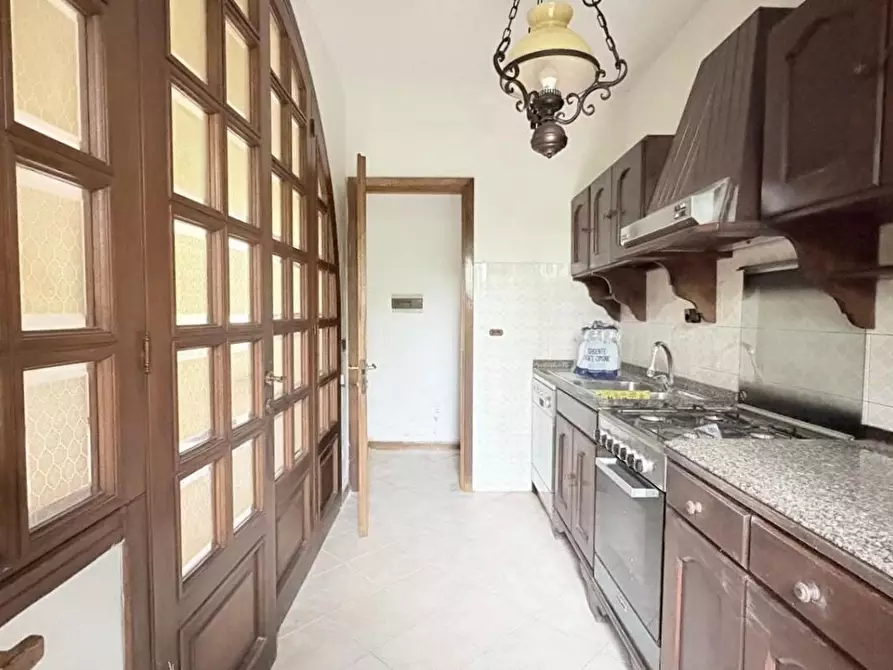 Immagine 8 di Appartamento in vendita  a Lucca