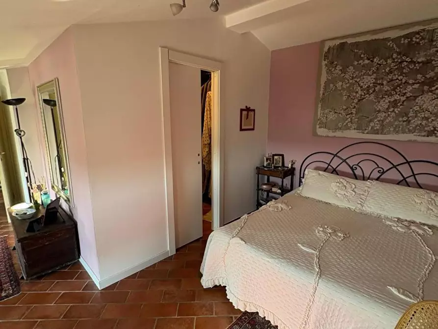 Immagine 13 di Casa semindipendente in vendita  a Massa