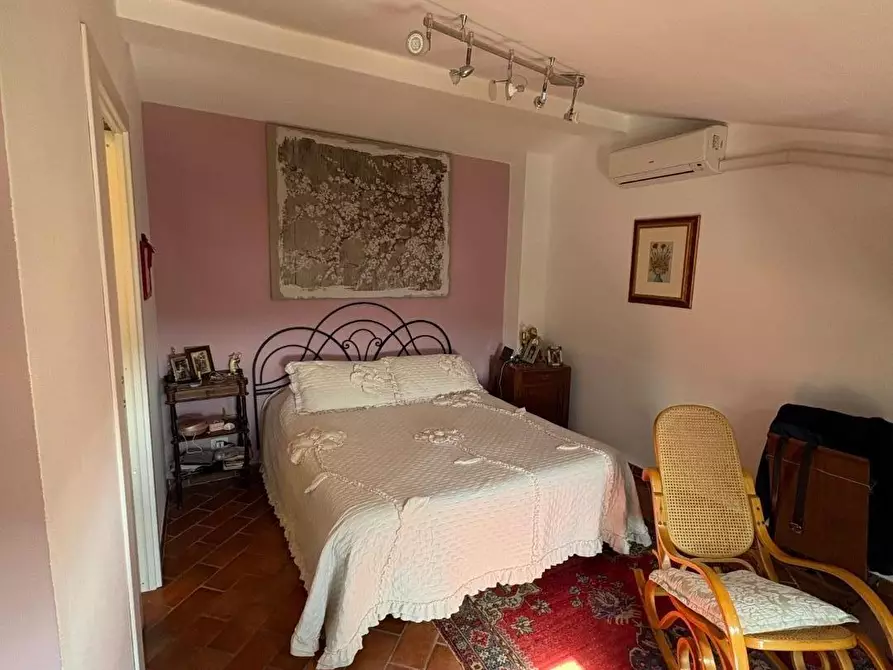 Immagine 12 di Casa semindipendente in vendita  a Massa