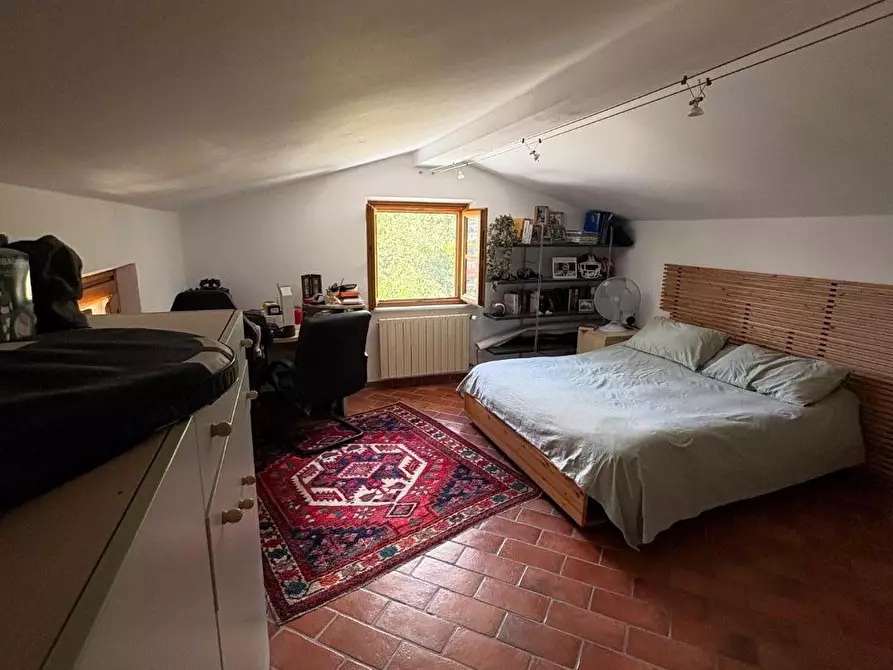 Immagine 15 di Casa semindipendente in vendita  a Massa
