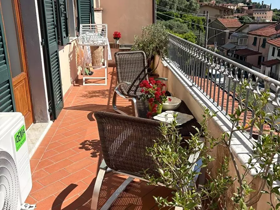 Immagine 5 di Casa semindipendente in vendita  a Massa
