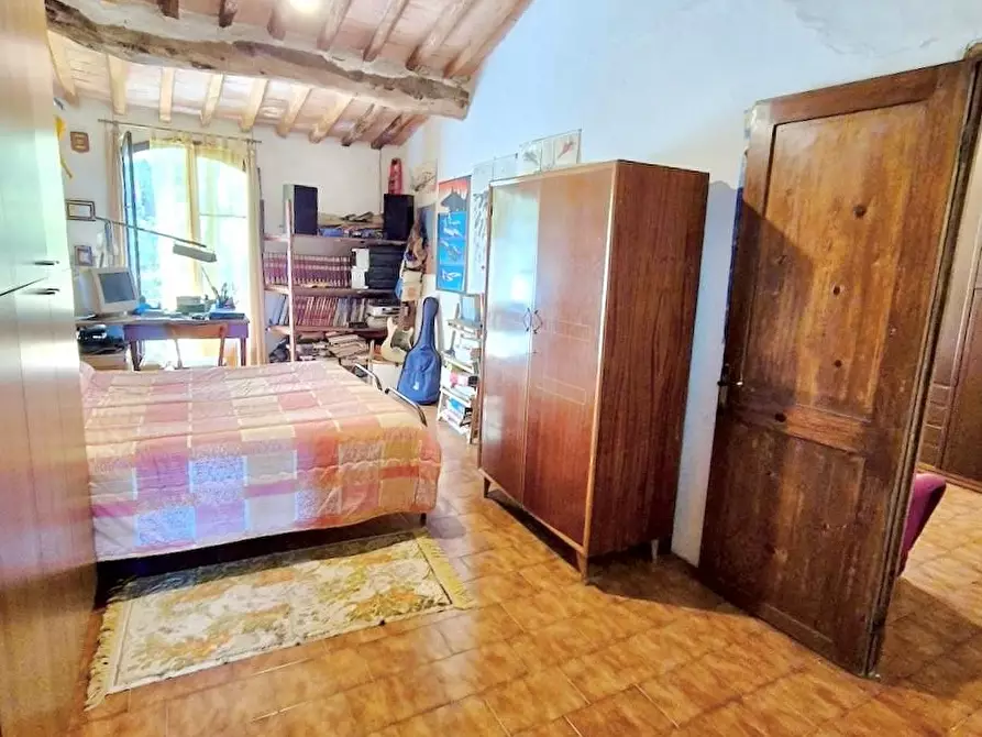 Immagine 41 di Rustico / casale in vendita  a Calci
