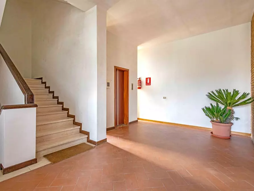 Immagine 25 di Mansarda in vendita  a Camaiore