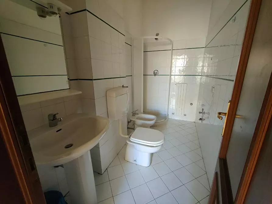 Immagine 21 di Appartamento in vendita  a Chiavari