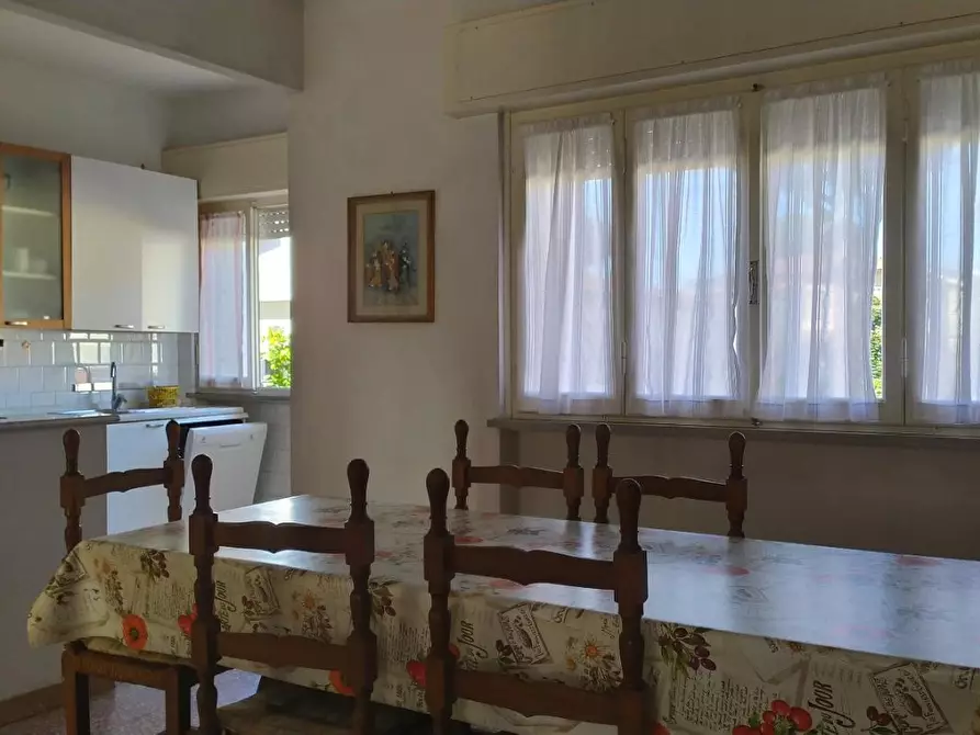 Immagine 2 di Appartamento in affitto  a Camaiore