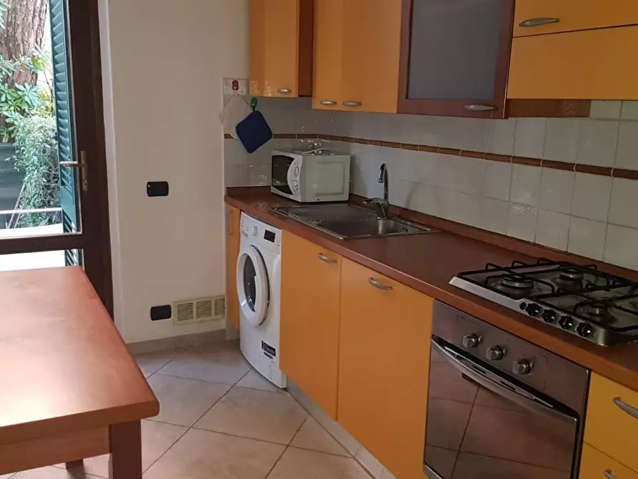 Immagine 5 di Casa bifamiliare in affitto  a Camaiore