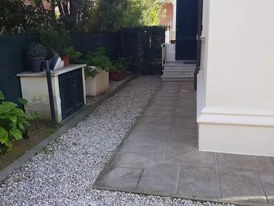 Immagine 18 di Casa bifamiliare in affitto  a Camaiore