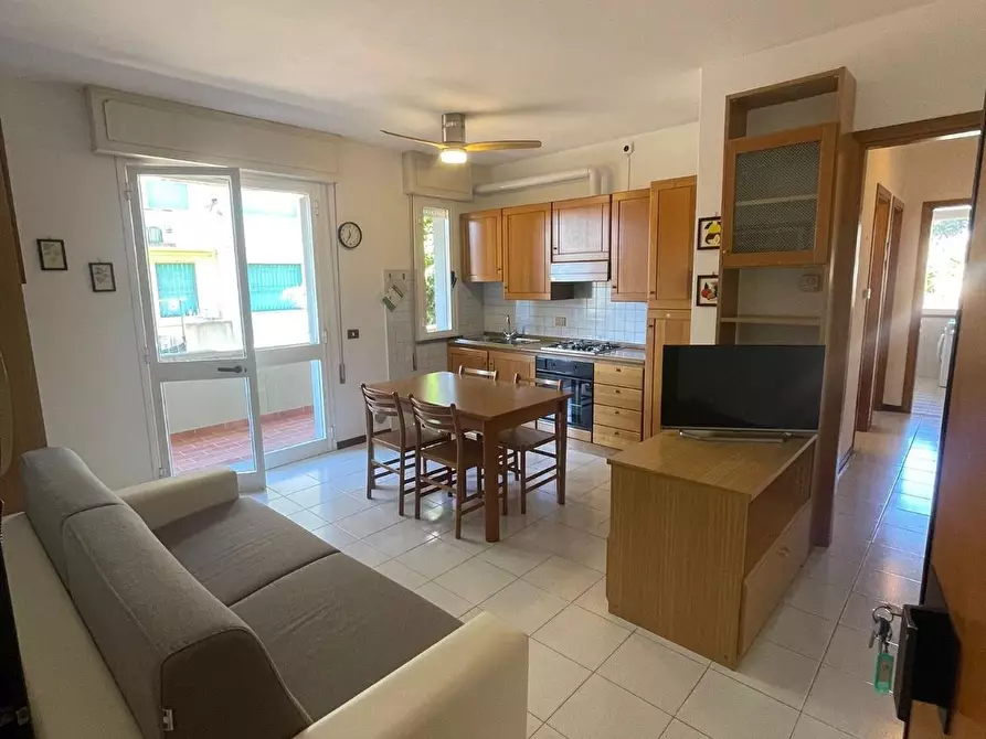 Immagine 1 di Appartamento in affitto  a Camaiore