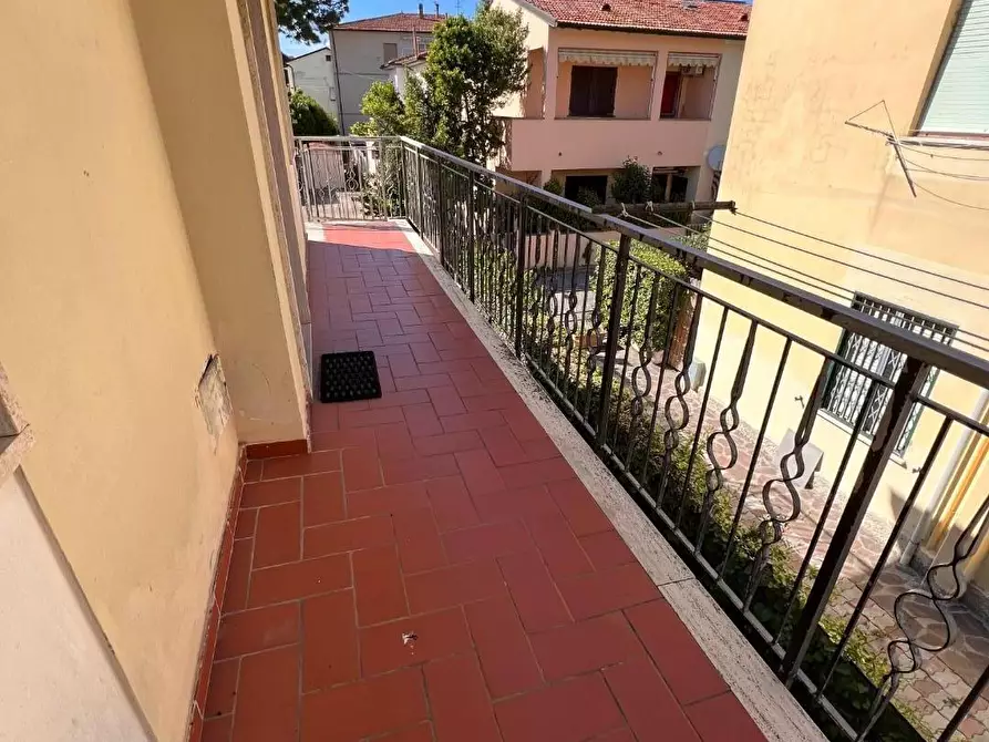 Immagine 3 di Appartamento in vendita  a Cecina