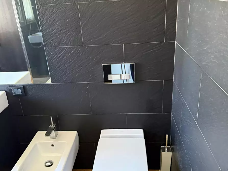 Immagine 14 di Appartamento in vendita  a Massa