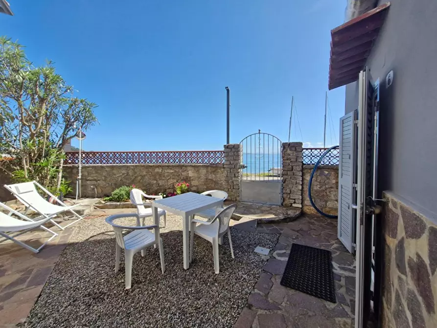 Immagine 1 di Porzione di casa in vendita  a Rio