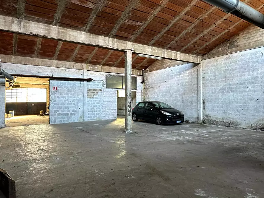 Immagine 7 di Magazzino in affitto  a Porcari