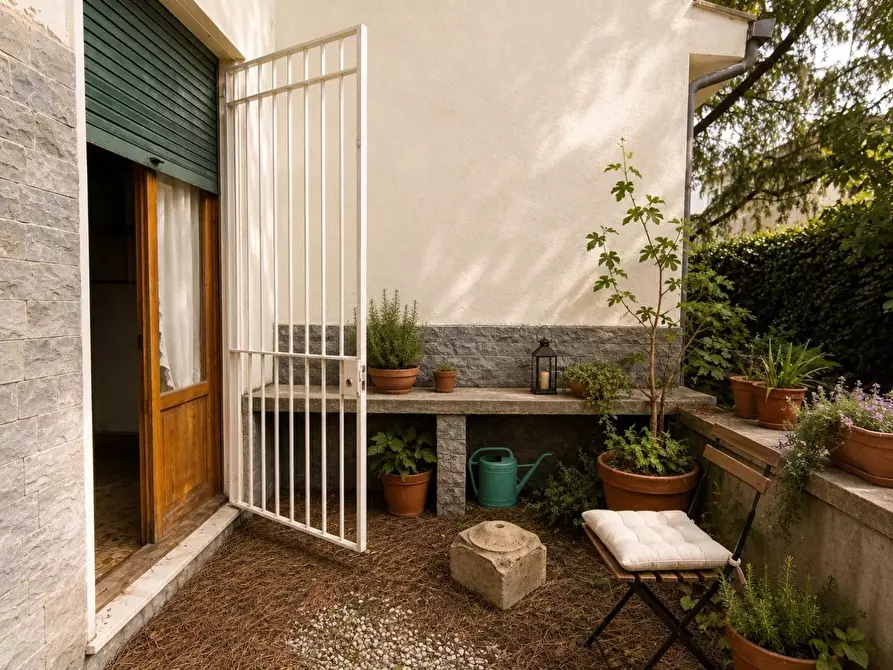 Immagine 8 di Appartamento in vendita  a Siena