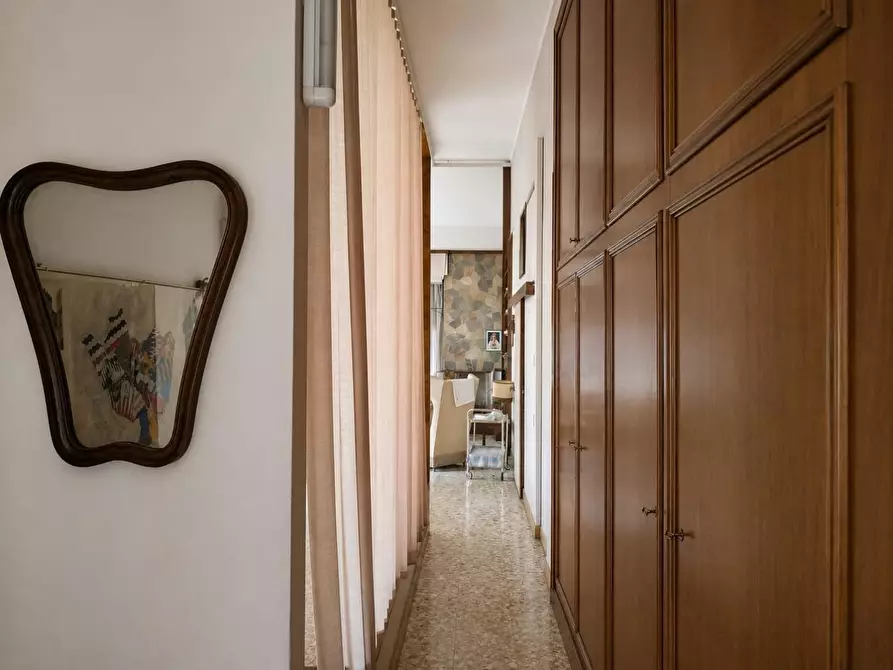 Immagine 17 di Appartamento in vendita  a Siena