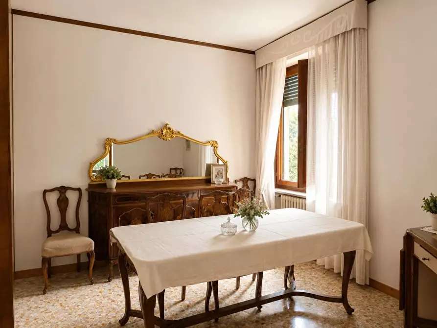 Immagine 27 di Appartamento in vendita  a Siena