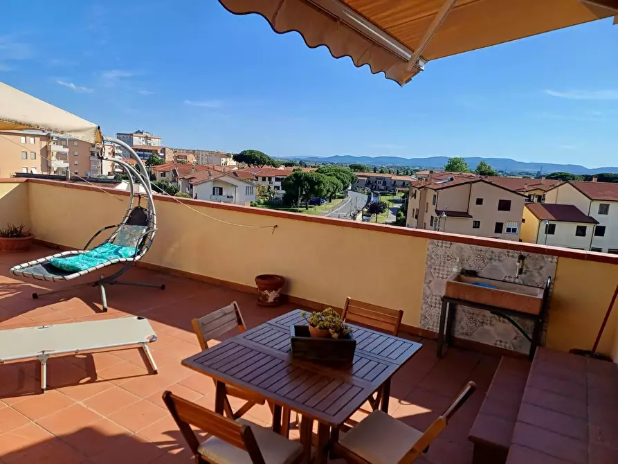 Immagine 2 di Mansarda in vendita  a Campiglia Marittima