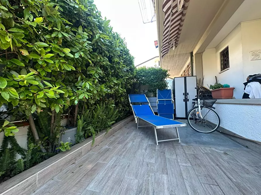 Immagine 43 di Casa quadrifamiliare in vendita  a Viareggio