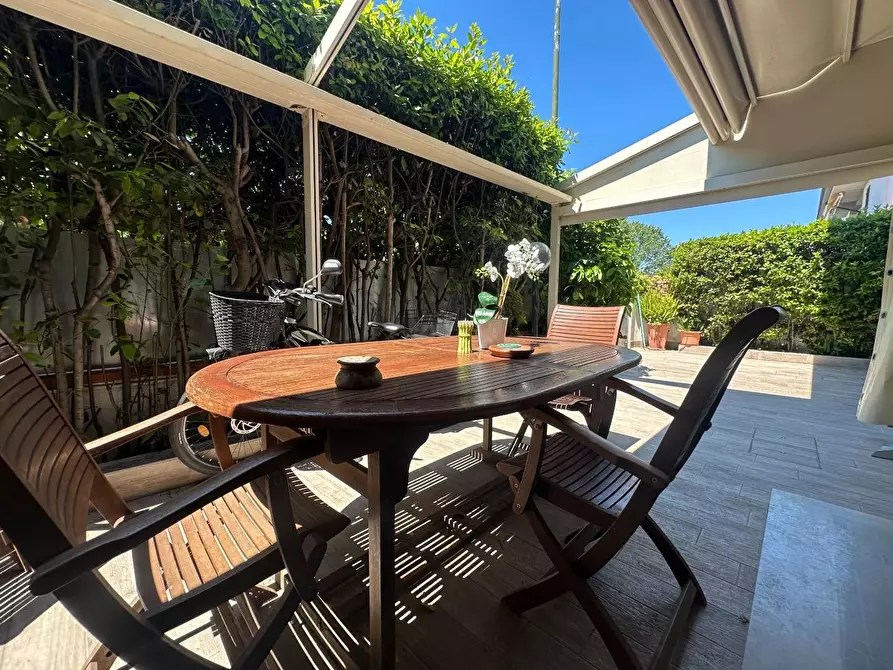 Immagine 29 di Casa quadrifamiliare in vendita  a Viareggio