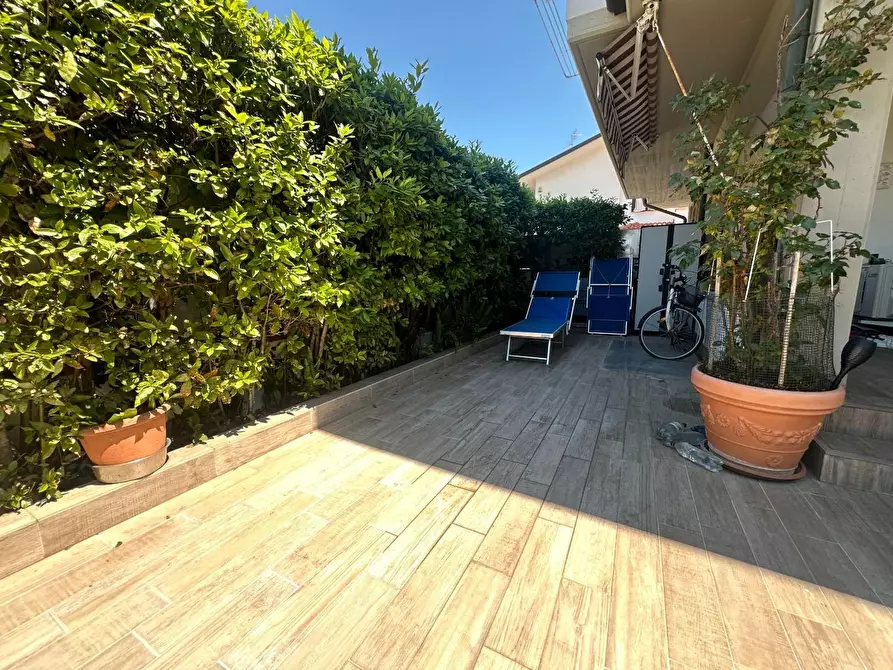 Immagine 7 di Casa quadrifamiliare in vendita  a Viareggio