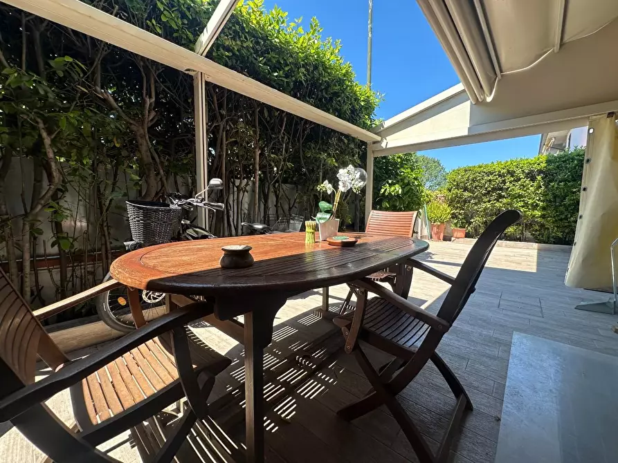 Immagine 25 di Casa quadrifamiliare in vendita  a Viareggio