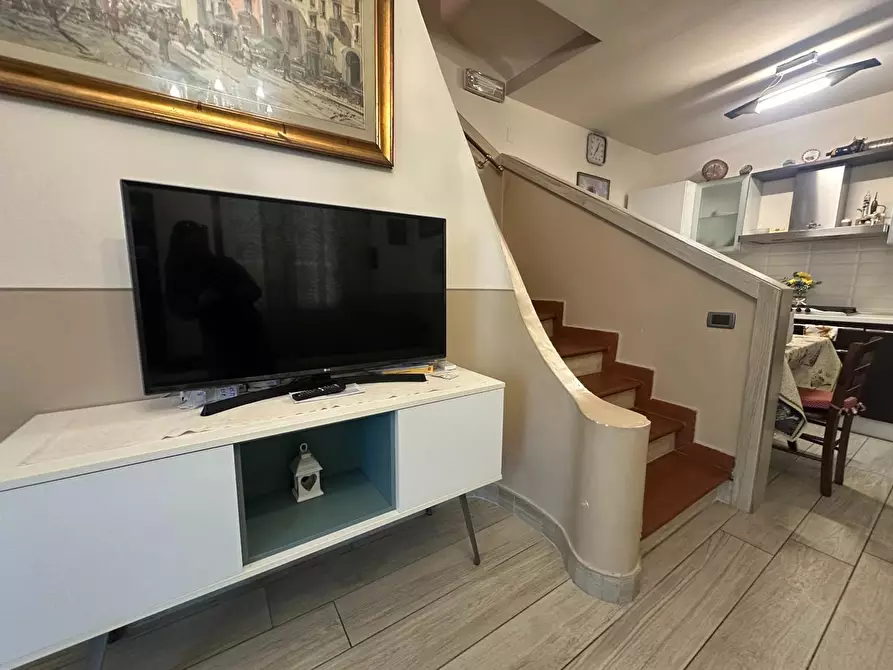 Immagine 3 di Casa quadrifamiliare in vendita  a Viareggio