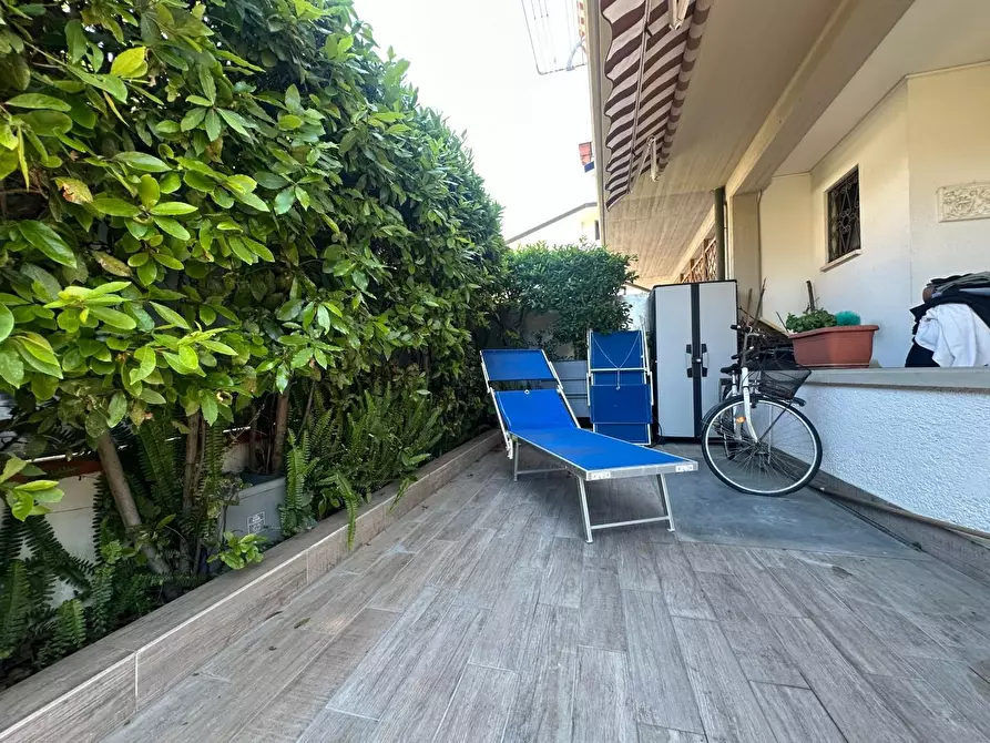 Immagine 44 di Casa quadrifamiliare in vendita  a Viareggio